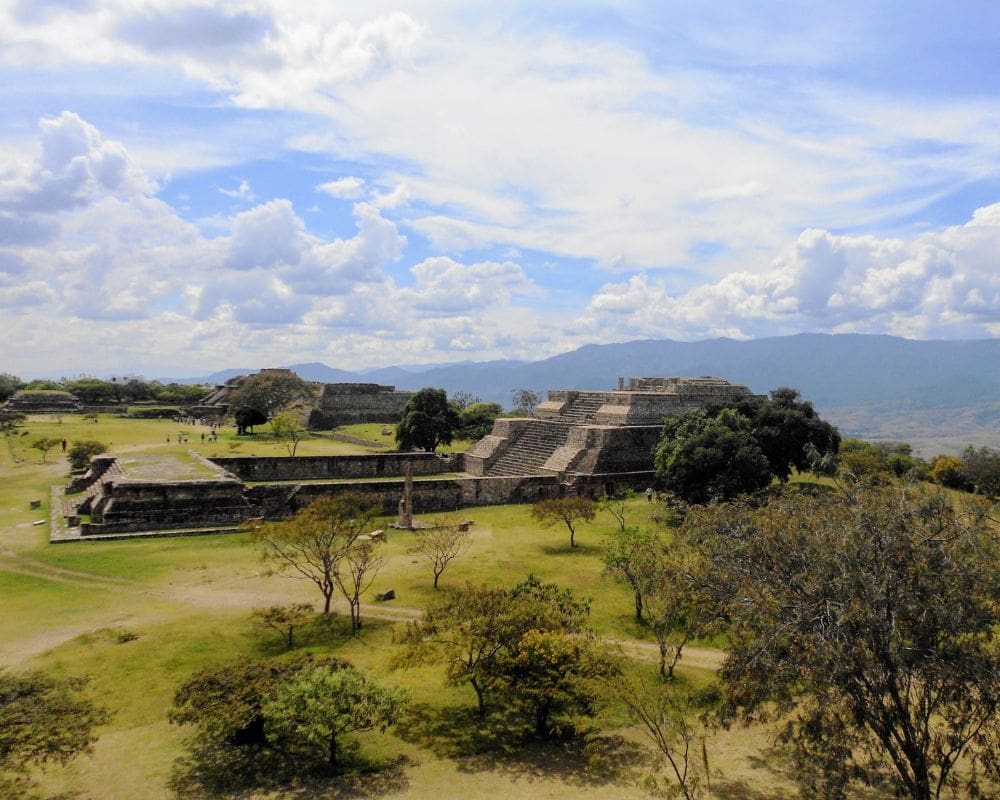 Monte Alban Travel Guice