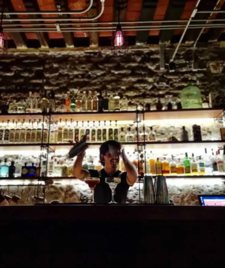Oaxaca Nightlife Guide: best bars, cocktail bars, dance clubs, and after-midnight street eats