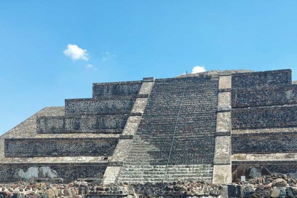 Teotihuacan Tours